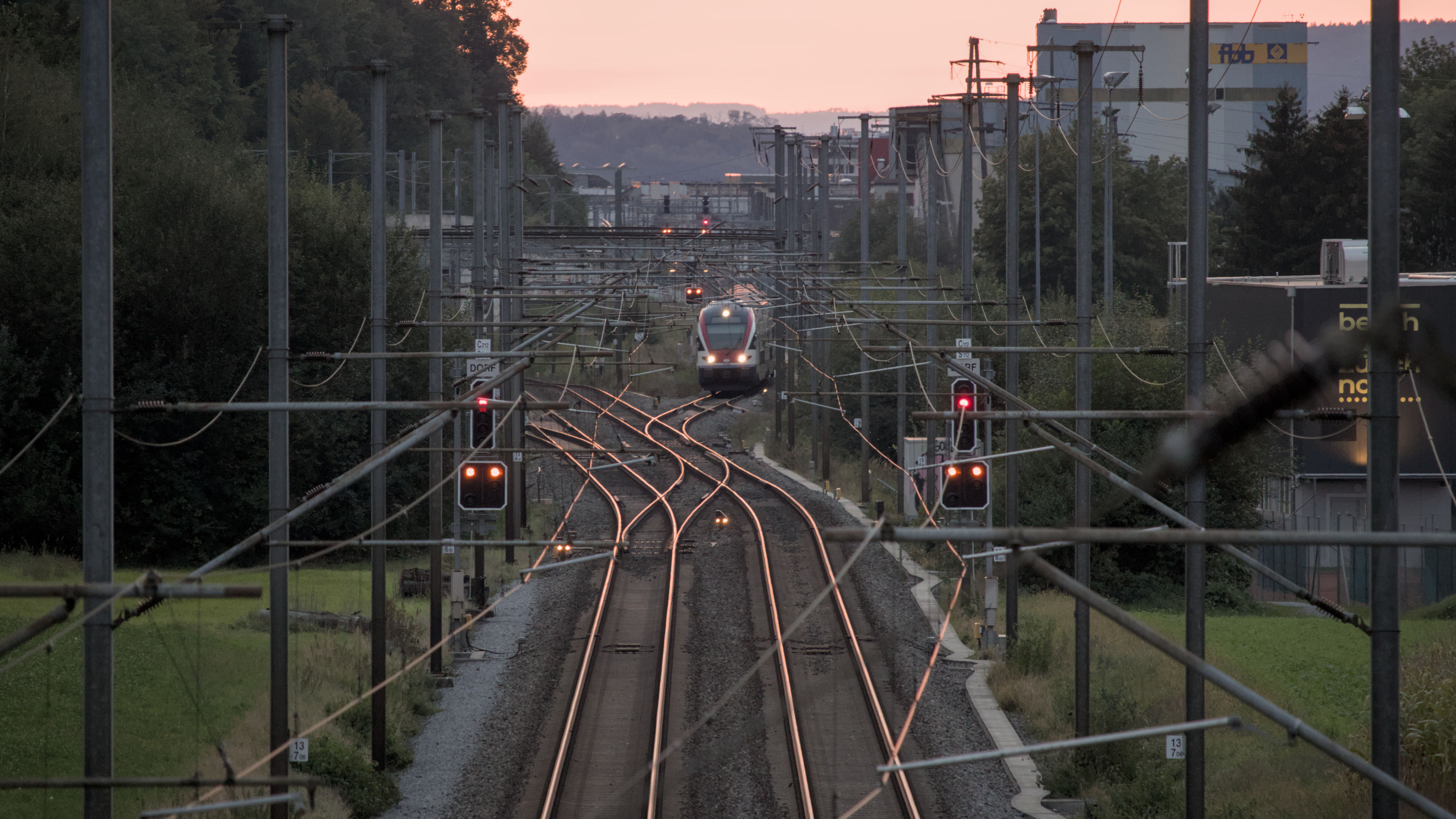 photo 8861afe5b3b924ee